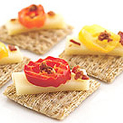 Hot Gouda TRISCUIT Toppers