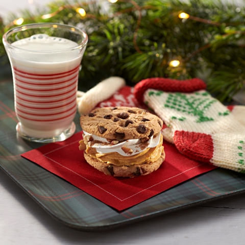 CHIPS AHOY! Pumpkin Pie Sandwiches