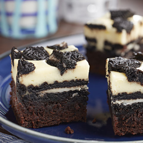 SİYAH BEYAZ OREO'LU BROWNIE CHEESECAKE BARLARI