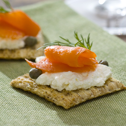 TRISCUIT Smoked Salmon & Cream Cheese Toppers