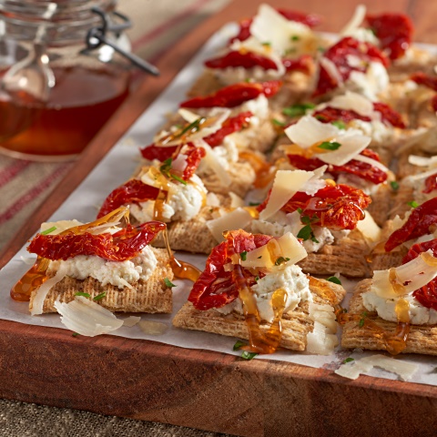 Sun-Dried Tomato and Goat Cheese Flatbread