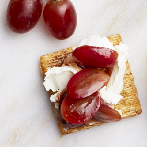 TRISCUIT avec garniture fruitée au fromage de chèvre