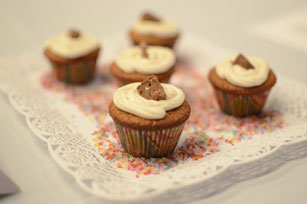 GINGER SNAP Cupcakes with TOBLERONE Buttercream Frosting