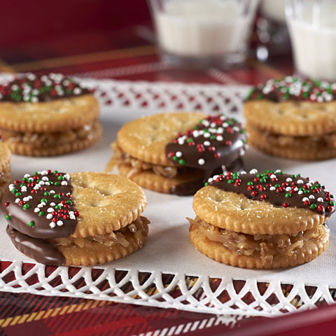 Sandwiches au caramel et à la noix de coco enrobés de chocolat RITZ 