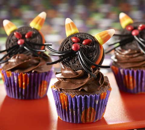 Spooky Black Cat Cupcakes
