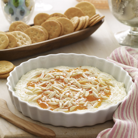 RITZ avec tartinade douce et épicée au fromage