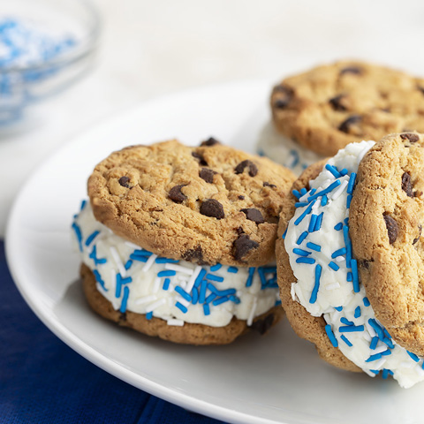 CHIPS AHOY! Game Day Ice Cream Sandwiches