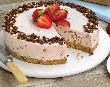 Strawberry and Honeycomb Cheesecake with Crunchie Bits