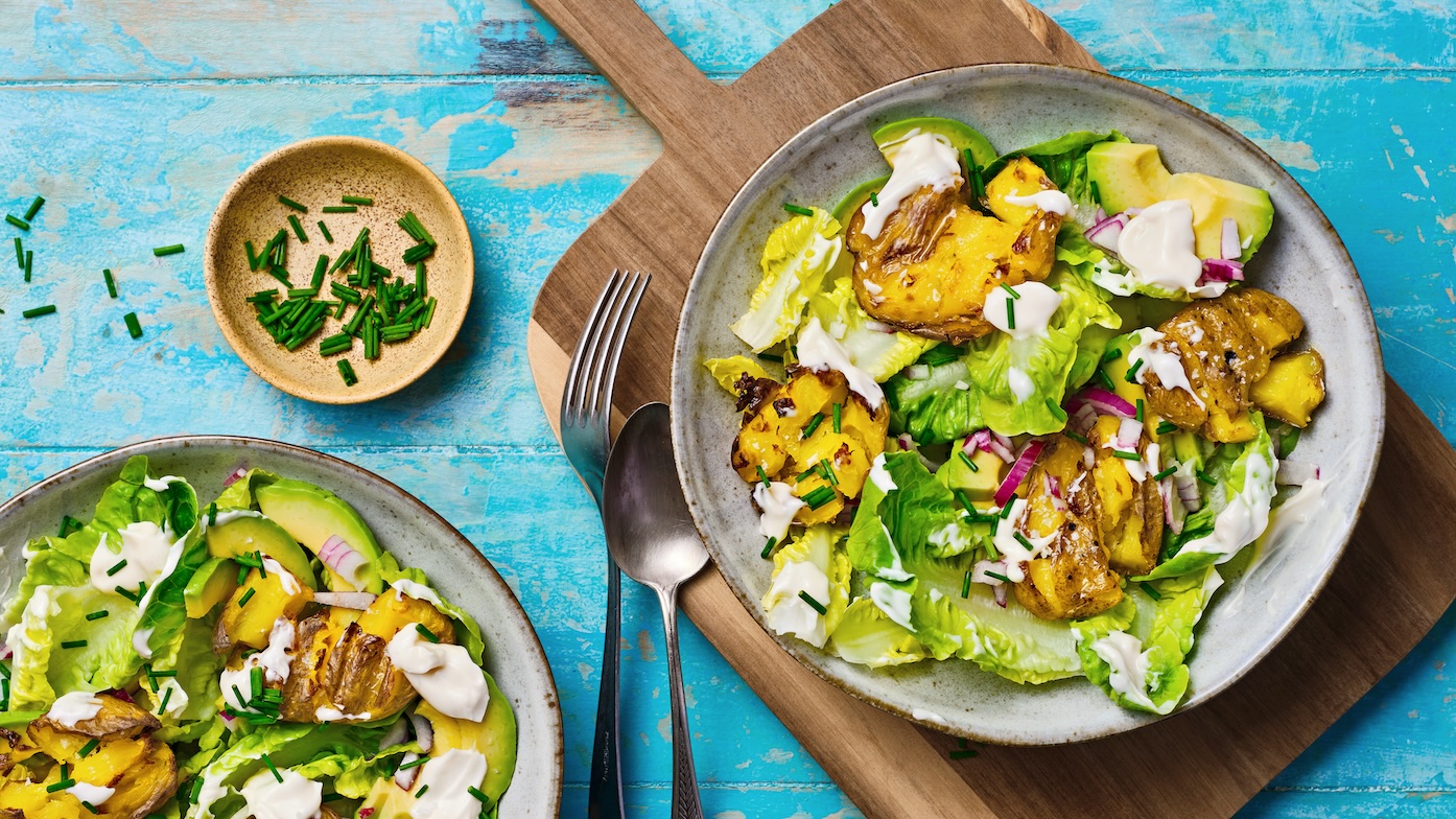 Smashed Potato Salat mit Avocado und Salatherzen