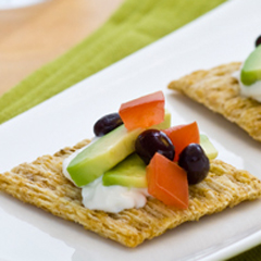 TRISCUIT à l'avocat et aux tomates