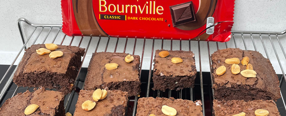 Cadbury Bournville Dark Chocolate Safari Brownie Snax