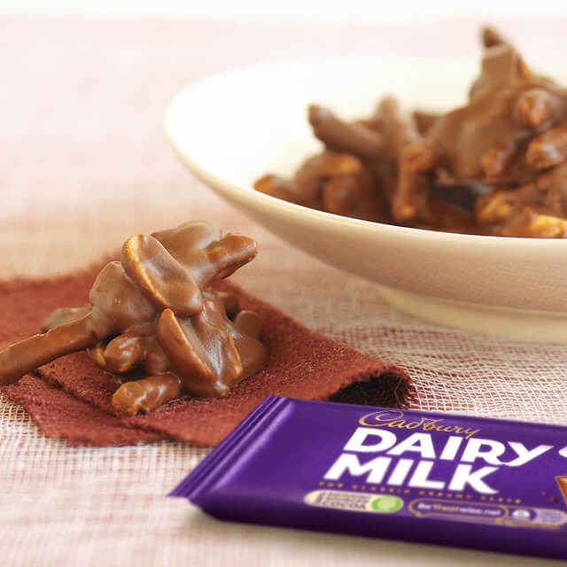EASY CADBURY CHOCO CLUSTERS