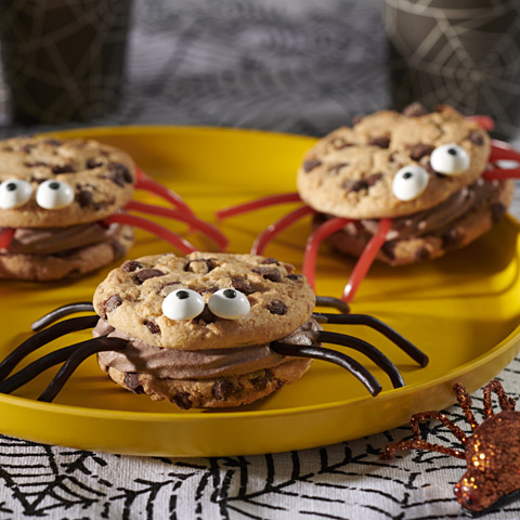 CHIPS AHOY! Spider Whoopie Pies