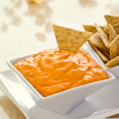 TRISCUIT avec trempette facile aux poivrons rouges rôtis