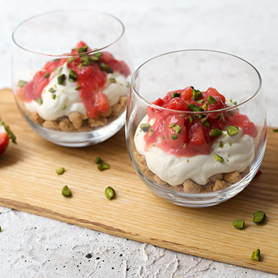 Rhabarbar Cheesecake Dessert