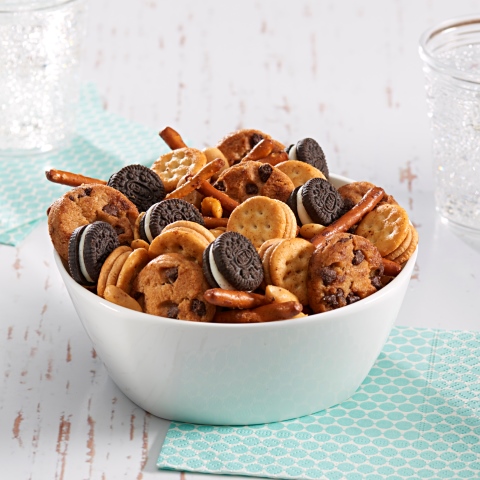 Mini Cookies 'n Crackers Snack Mix