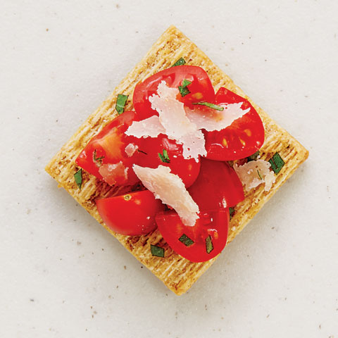 TRISCUIT Tomato & Parmesan Toppers