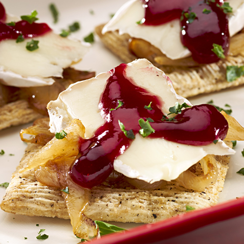 Raspberry Glazed Brie TRISCUIT Bites