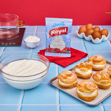 Receta fácil de profiteroles con Chantilly Royal