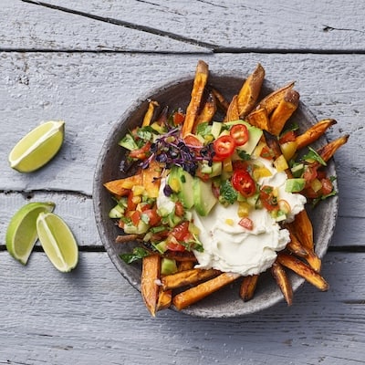 Süßkartoffel-Pommes mit Salsa und Philadelphia