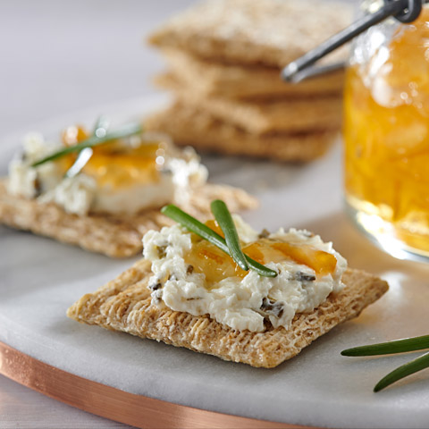 Sweet Chive & Rosemary TRISCUIT Toppers