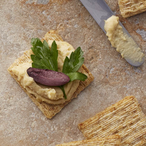 TRISCUIT avec garniture à l’humus méditerranéen