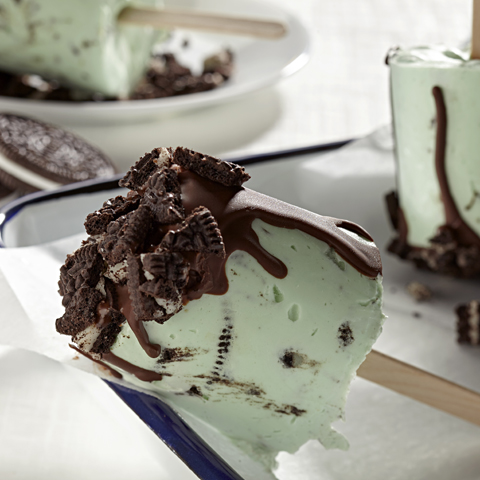 Sucettes OREO à la menthe et aux brisures de chocolat 