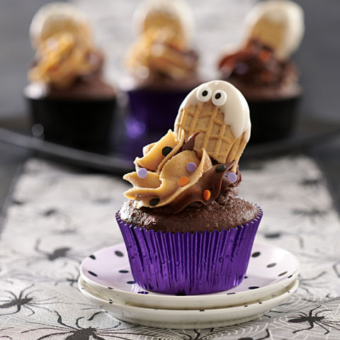 NUTTER BUTTER Trick-or-Treat Cupcakes