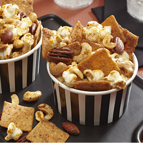 Sweet and Spicy WHEAT THINS Snack Mix