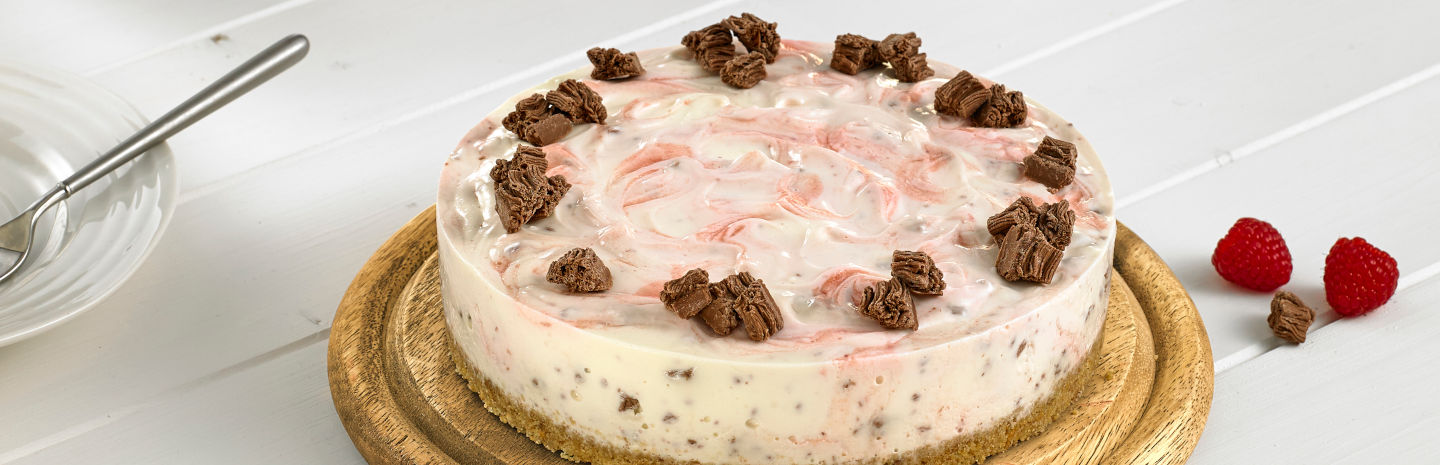 MondelezFoodservice | Raspberry Ripple Cheesecake & Flake Pieces