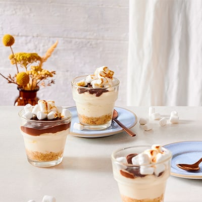 S'mores-Cheesecake-Dessert im Glas