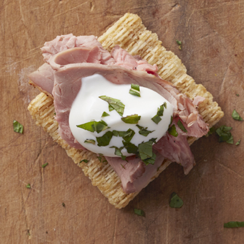 TRISCUIT Lamb Bites with Minted Yogurt Sauce