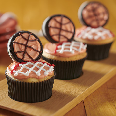 Into-the-Net Basketball Cupcakes