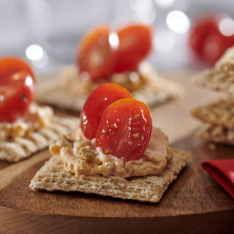 Tomato-Topped Jalapeño Cheddar TRISCUIT Bites