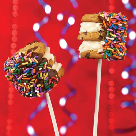Boules de biscuits et crème glacée CHIPS AHOY! sur bâtonnet