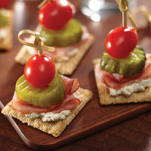 Herbed Cheese & Ham TRISCUIT Toppers