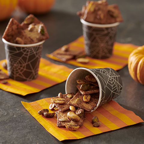Chili-Spiced WHEAT THINS Snack Mix