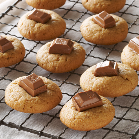 DAIRY MILK Super-Easy PB & C Cookies