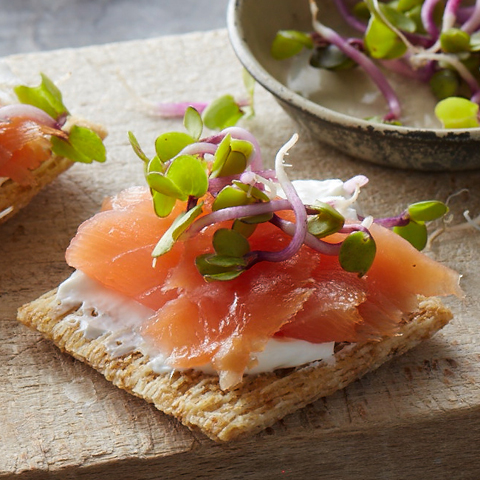 Bouchées TRISCUIT au saumon fumé crémeux