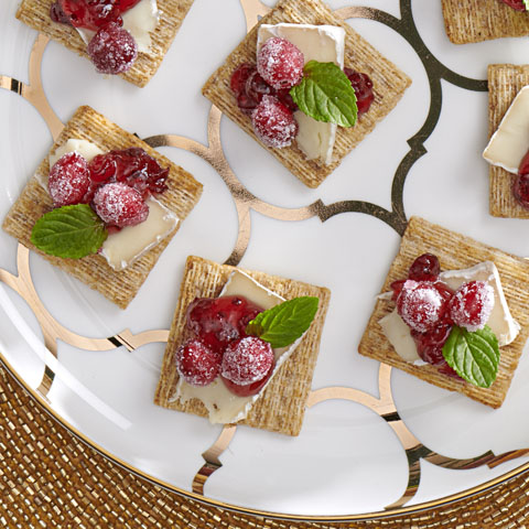 Camembert-Cranberry Holiday TRISCUIT Toppers