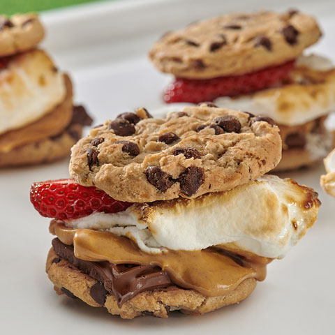 CHIPS AHOY! Peanut Butter 'n Berry S'mores