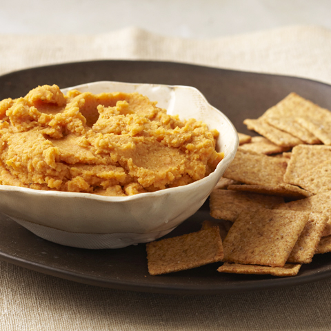 FINS AU BLÉ avec humus à la patate douce 