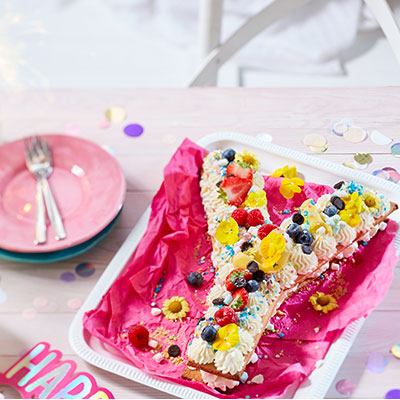 Bunter Letter-Cake