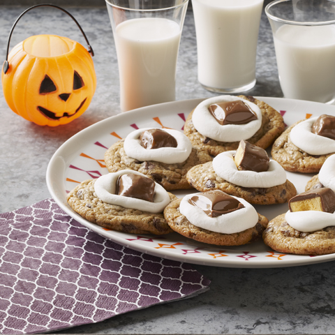 CADBURY Fun Treats Oozing Eyeball Cookies