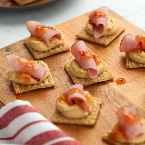 Sweet Ham Topped Crackers
