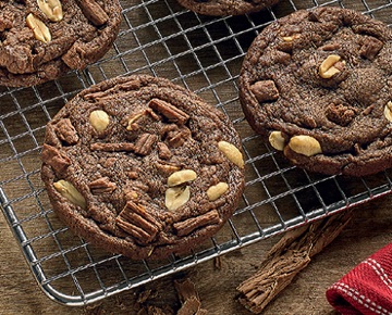 American Style Chewy Chocolate Peanut Cookies