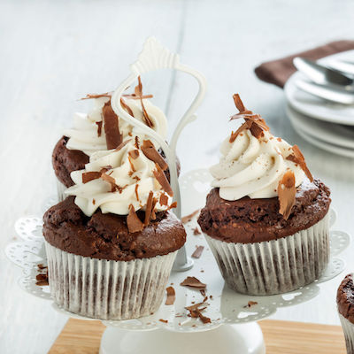 Kleine Schokoladenkuchen mit Pflanzlich Topping