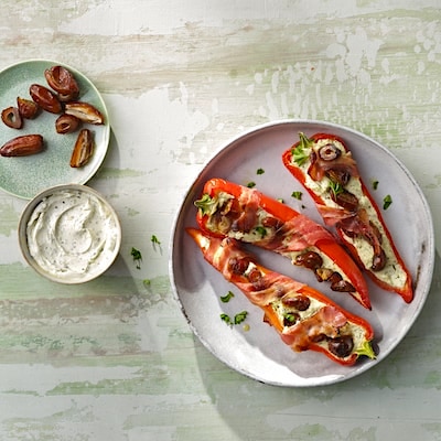 Spitzpaprika mit Bacon & Datteln